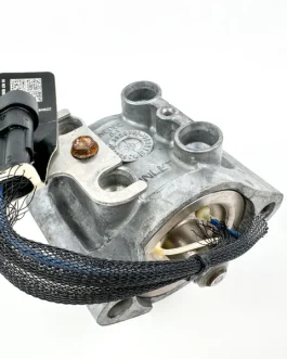 2008 Evinrude 250 HP 2 Stroke Etec Starboard Side Fuel Injector 5007586 OEM