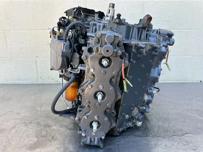 1999 Yamaha 200 HP 2 Stroke Outboard Powerhead 67H-15100-00-94 OEM - Image 6