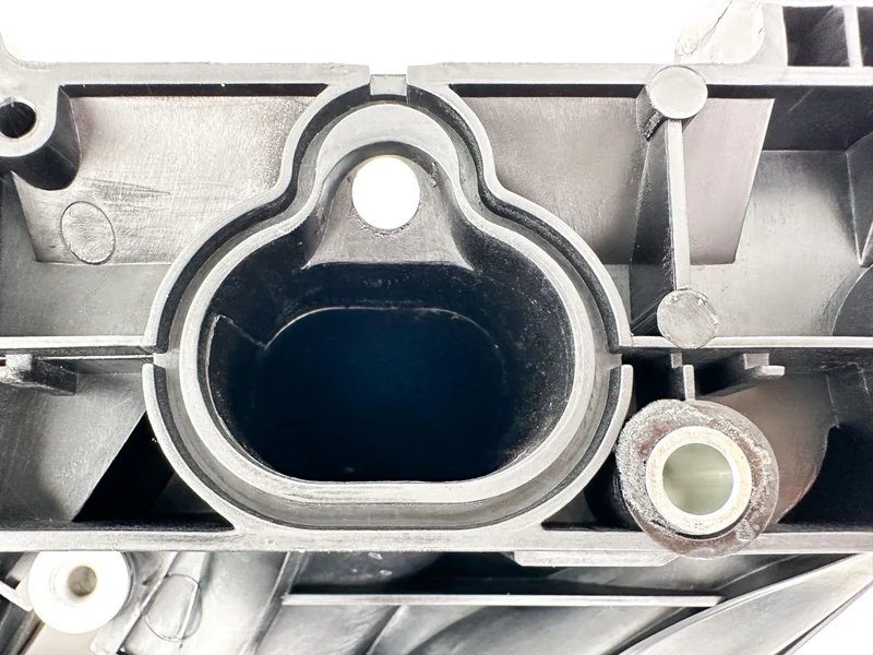 2019 Yamaha 150 HP 4 Stroke Outboard Intake Manifold & Throttle Body 63P-13751-20-00 OEM - Image 2