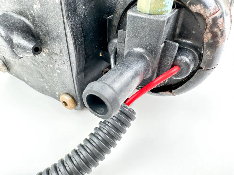 2008 Evinrude 250 HP 2 Stroke Etec Vapor Separator Tank VST 5006063 OEM - Image 4