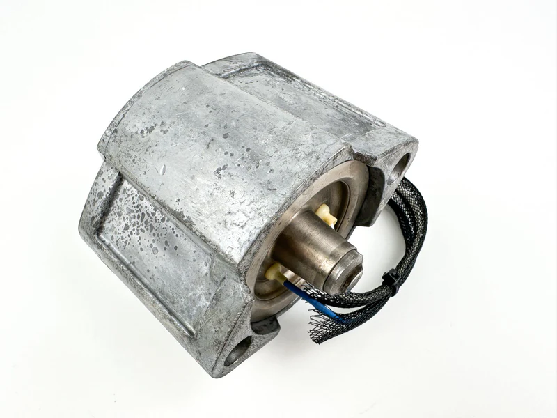 2008 Evinrude 250 HP 2 Stroke Etec Starboard Side Fuel Injector 5007586 OEM - Image 7