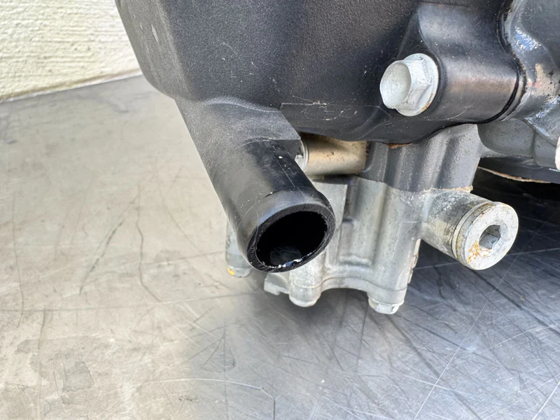 2005 Honda 40 HP 4 Stroke Outboard Powerhead 12000-ZW4-405ZA OEM - Image 3