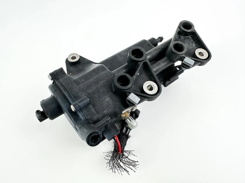 2013 Evinrude 30 HP 2 Stroke Outboard Vapor Separator Tank VST 5007896 OEM