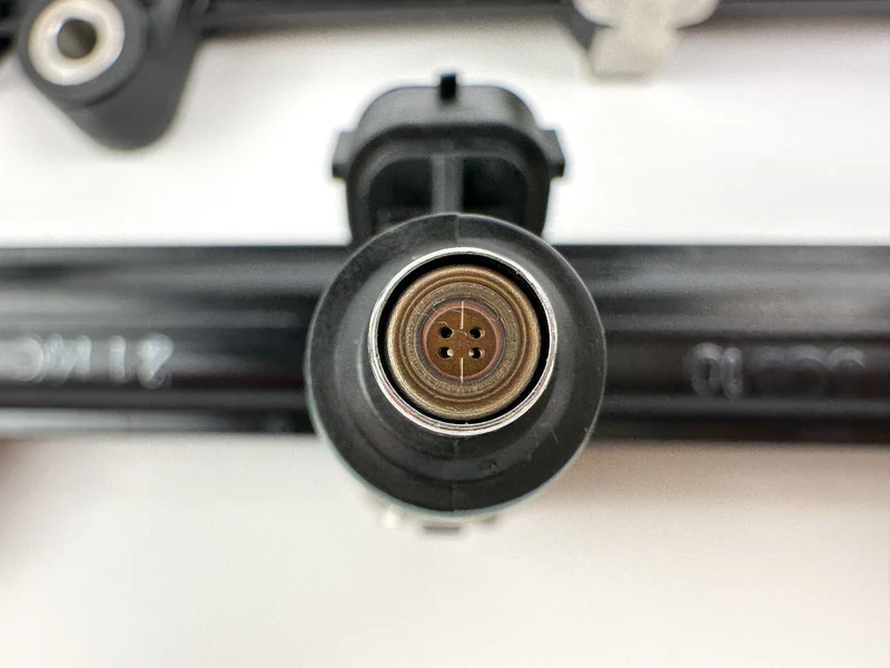 2019 Yamaha 250 HP 4 Stroke Outboard Fuel Injector Set W/ Rail 6CB-13161-10-00 OEM - Image 3