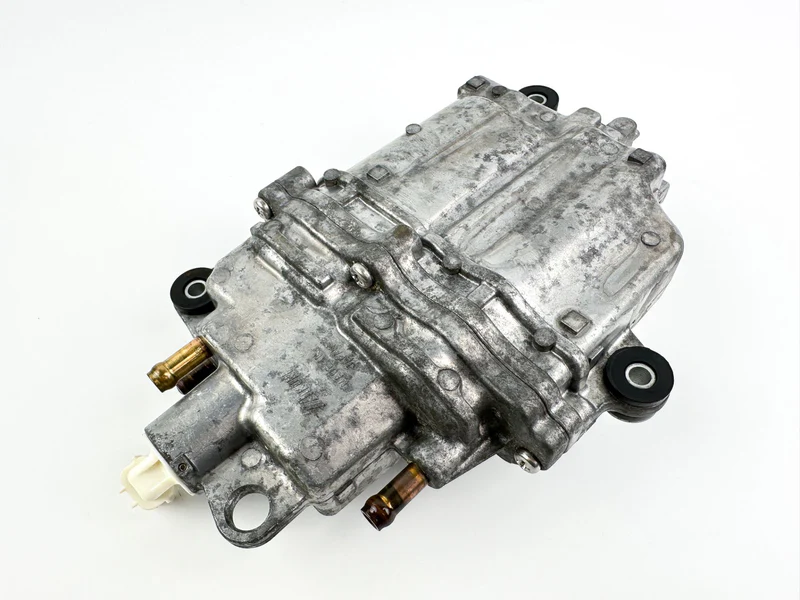 2005 Suzuki 140 HP 4 Stroke Outboard Vapor Separator Tank VST 15600-90J01 OEM - Image 3