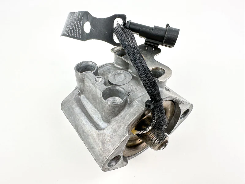 2008 Evinrude 250 HP 2 Stroke Etec Port Side Fuel Injector 5007585 OEM - Image 10