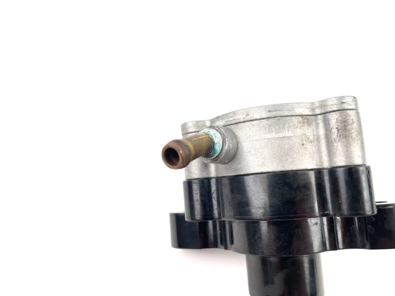 04 - 2014 Yamaha 150HP 4 Stroke Outboard Fuel Pump Assembly 63P-24410-10-00 - Image 4