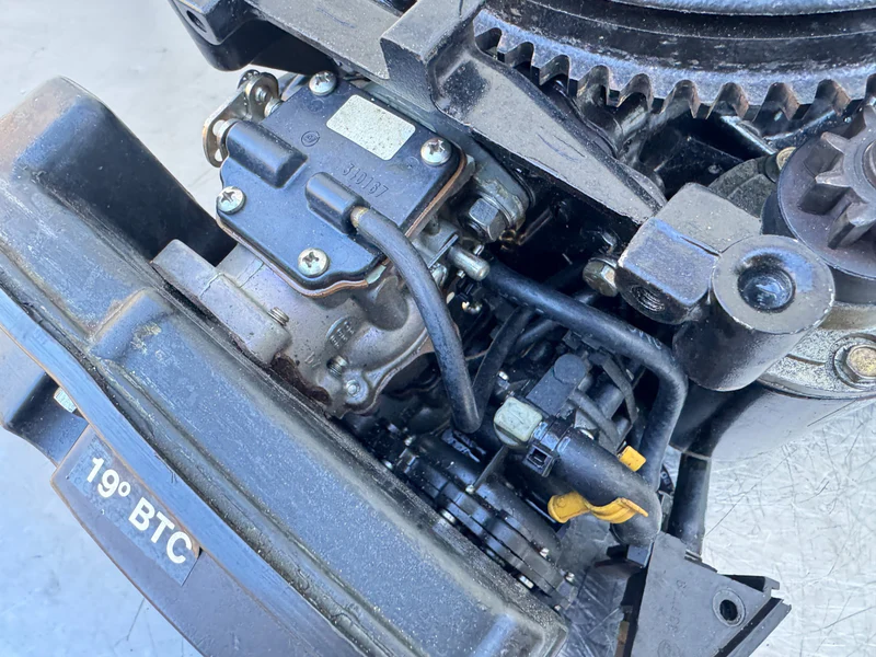 1995 Evinrude 40 HP 2 Stroke Outboard Powerhead 0437341 OEM - Image 6