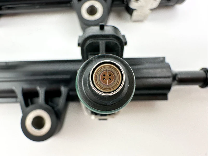 2019 Yamaha 250 HP 4 Stroke Outboard Fuel Injector Set W/ Rail 6CB-13161-10-00 OEM - Image 4