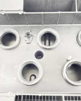 2003 Evinrude 225 HP 2 Stroke Outboard Intake Air Silencer Assembly 0439767 OEM