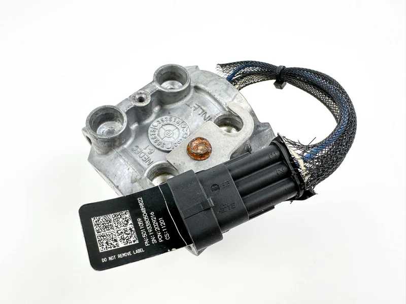 2008 Evinrude 250 HP 2 Stroke Etec Starboard Side Fuel Injector 5007586 OEM - Image 6