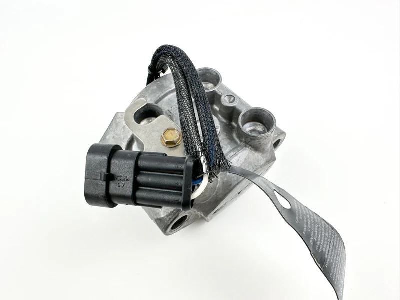 2008 Evinrude 250 HP 2 Stroke Etec Port Side Fuel Injector 5007585 OEM - Image 6