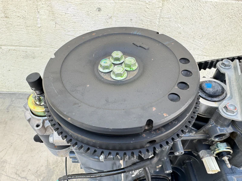 2005 Honda 40 HP 4 Stroke Outboard Powerhead 12000-ZW4-405ZA OEM - Image 2