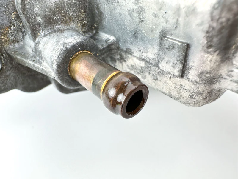 2005 Suzuki 140 HP 4 Stroke Outboard Vapor Separator Tank VST 15600-90J01 OEM - Image 2