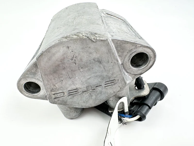 2008 Evinrude 250 HP 2 Stroke Etec Port Side Fuel Injector 5007585 OEM - Image 4