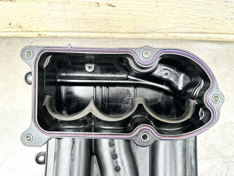 2019 Yamaha 250 HP 4 Stroke Outboard Intake Manifolds Manifold Set 6CE-13641-00-00 - Image 2