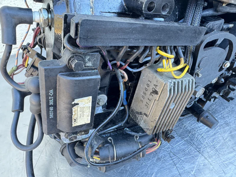 1995 Evinrude 40 HP 2 Stroke Outboard Powerhead 0437341 OEM - Image 14