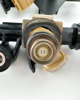 2005 Yamaha 250 HP 4 Stroke Fuel Injector Set W/ Rail 6P2-13761-00-00 Cleaned