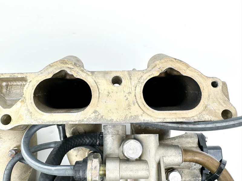 2004 Yamaha 115 HP 4 Stroke Outboard Intake Manifold & Throttle Body 68V-14200-03-00 OEM - Image 2