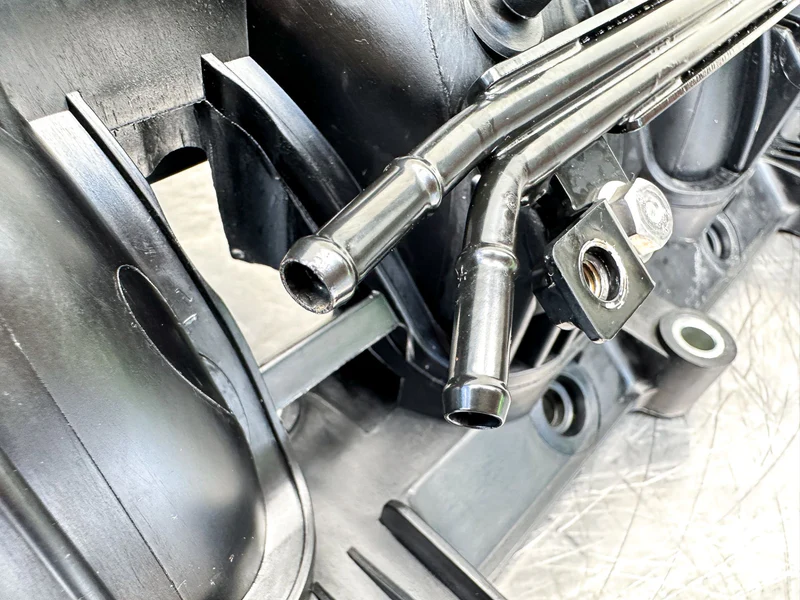 2016 Yamaha 150 HP 4 Stroke Outboard Intake Manifold & Throttle Body 63P-13751-20-00 OEM - Image 14