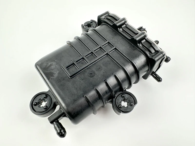 2018 Yamaha 25 HP 4 Stroke Outboard VST Float Chamber Assembly 6FM-14180-00-00 - Image 3