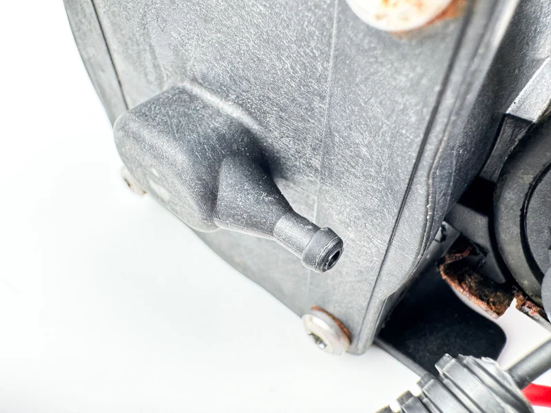 2017 Evinrude 200 HP Etec 2 Stroke Outboard Vapor Separator Tank VST 5006084 OEM - Image 8