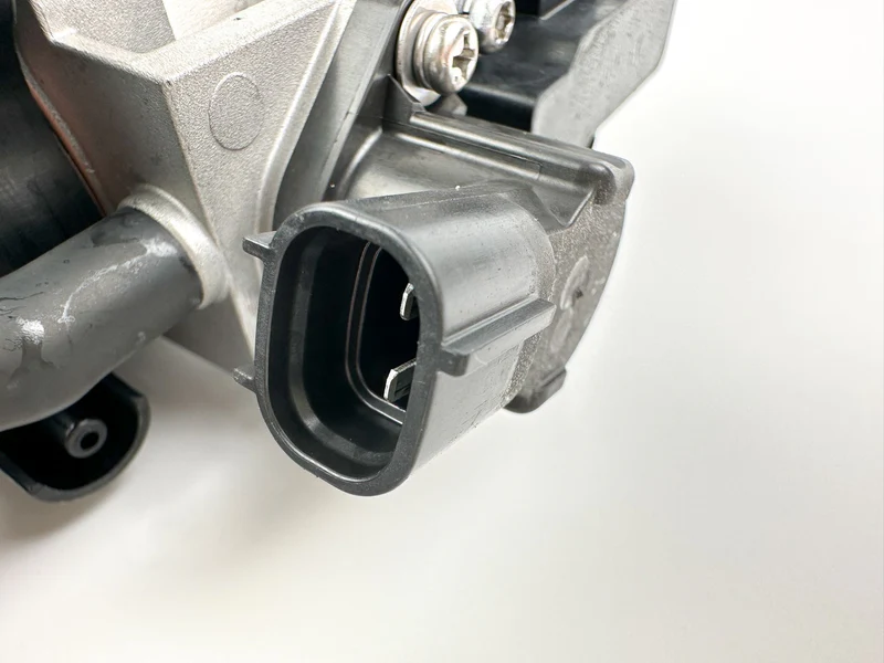 2018 Yamaha 25 HP 4 Stroke Outboard Intake Manifold & Throttle Body 6FM-14200-00-00 OEM - Image 7