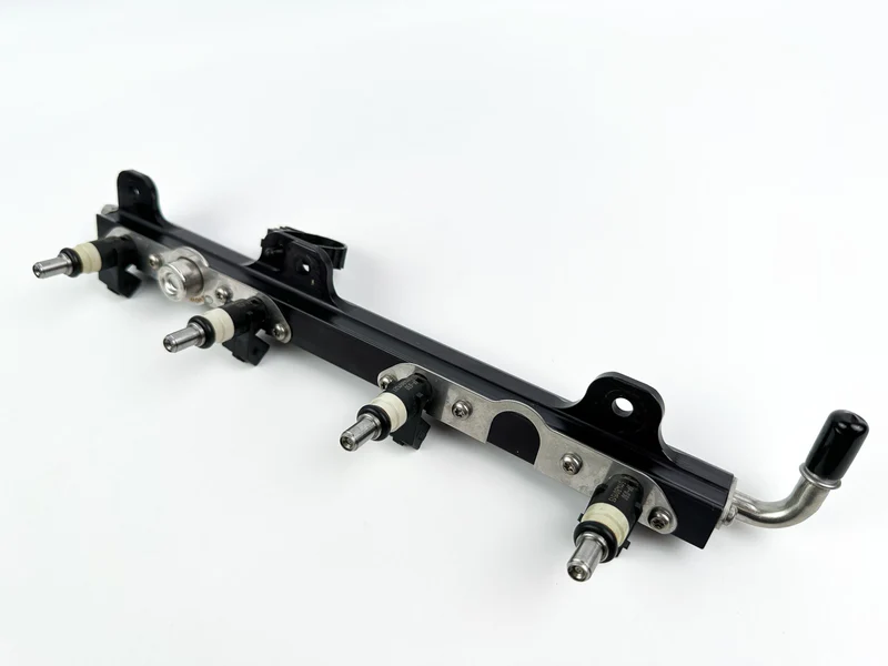 2006 Mercury 150 HP 4 Stroke Verado Fuel Injector Set W/ Rail 892811T02