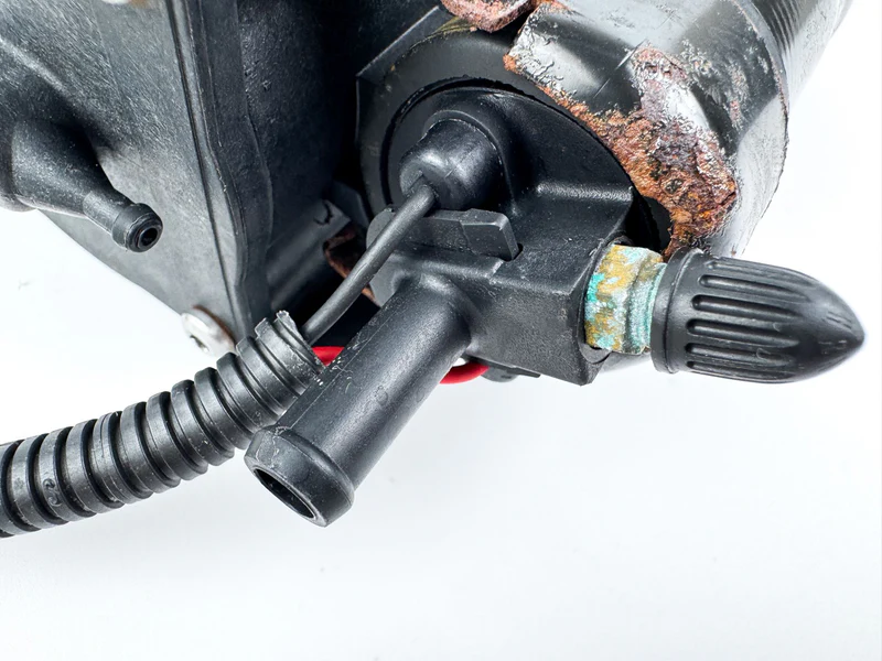 2017 Evinrude 200 HP Etec 2 Stroke Outboard Vapor Separator Tank VST 5006084 OEM - Image 2