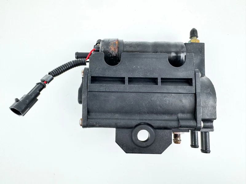 2017 Evinrude 200 HP Etec 2 Stroke Outboard Vapor Separator Tank VST 5006084 OEM - Image 5