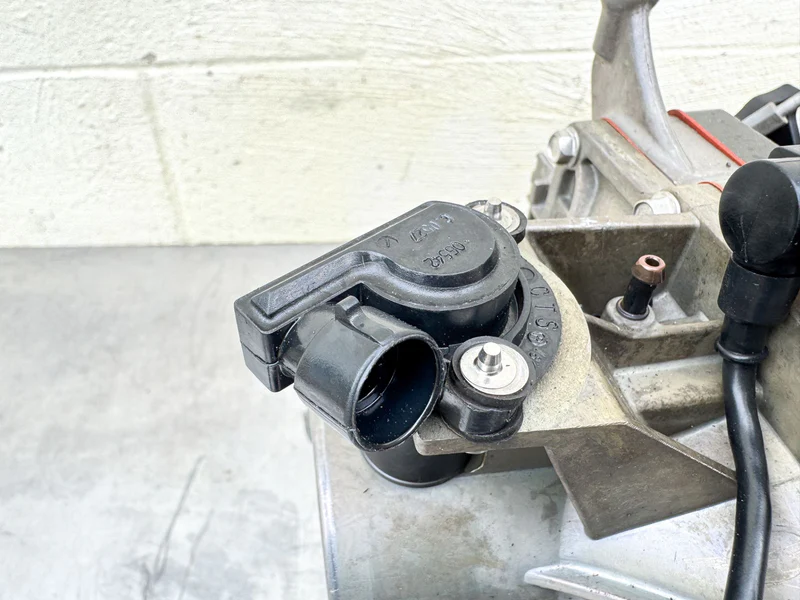 2008 Evinrude 115HP 2 Stroke Etec Outboard Powerhead 5007435 OEM - Image 20