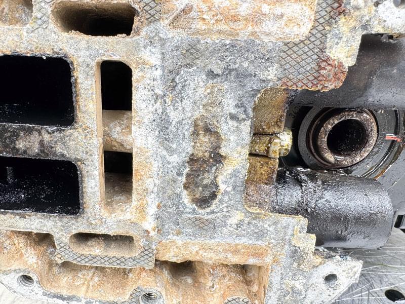 2008 Evinrude 115HP 2 Stroke Etec Outboard Powerhead 5007435 OEM - Image 14